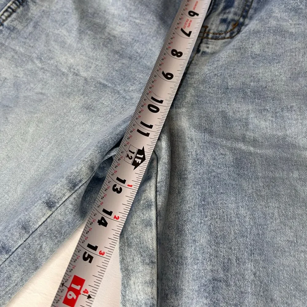 NWOT Jeans Women Small 28 Wide Leg Barrel Leg Light Wash Mid Rise Skater Y2K